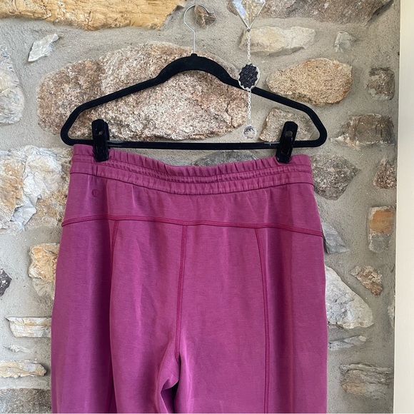 Lululemon Athletica Softstreme High-Rise Pant - Picture 8 of 13